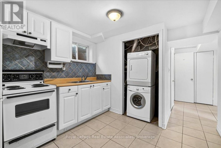 132 VISTA BOULEVARD, Mississauga (Streetsville), Ontario, L5M1V9