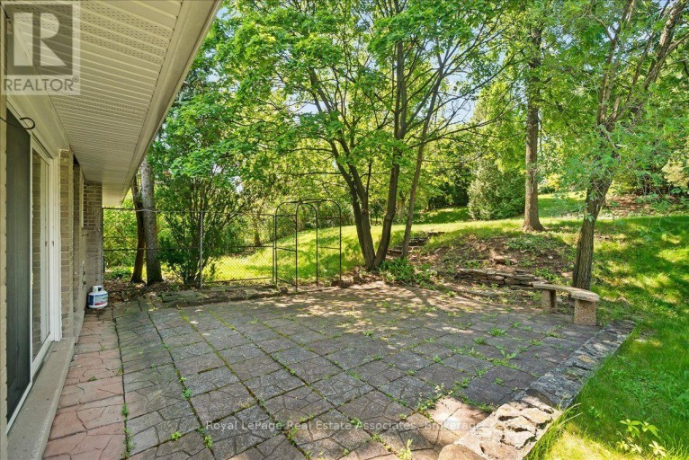 132 VISTA BOULEVARD, Mississauga (Streetsville), Ontario, L5M1V9