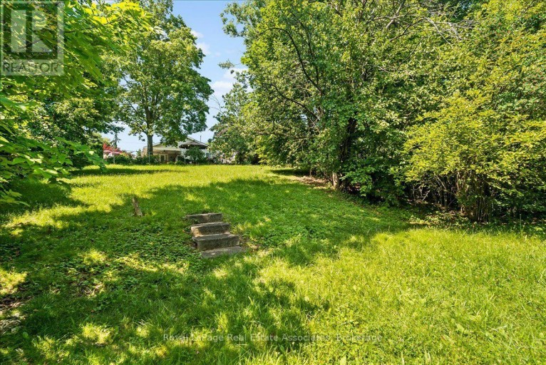 132 VISTA BOULEVARD, Mississauga (Streetsville), Ontario, L5M1V9