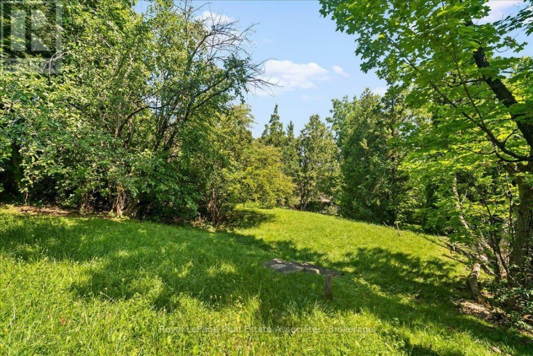 132 VISTA BOULEVARD, Mississauga (Streetsville), Ontario, L5M1V9