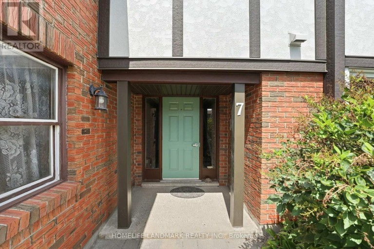 B - 7 HARNESS LANE, Ottawa, Ontario, K2M1E1