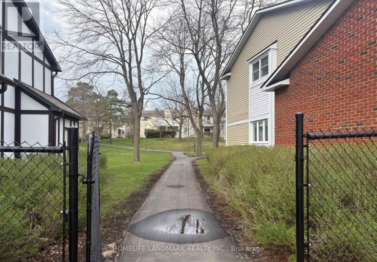 B - 7 HARNESS LANE, Ottawa, Ontario, K2M1E1