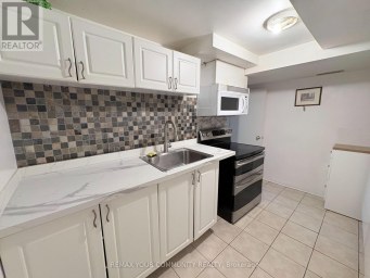 BASEMENT - 58 KING'S CROSS AVENUE Richmond Hill (Bayview Hill) Ontario photo 3