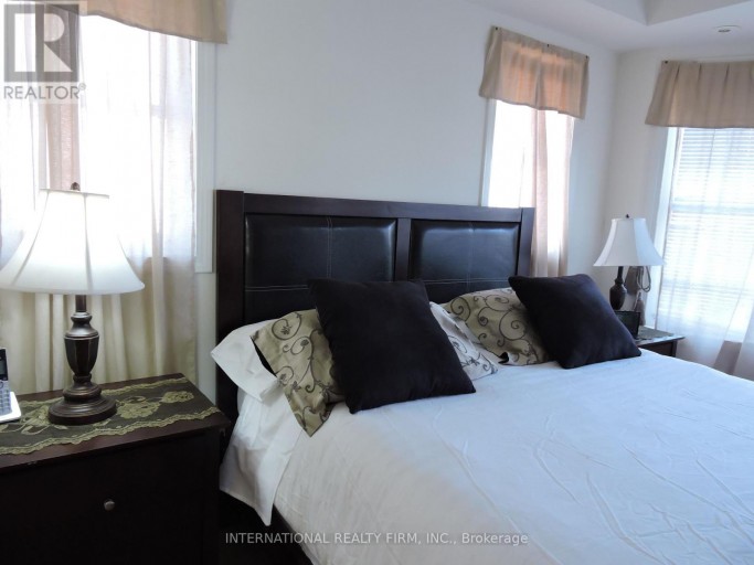 5 - 710 NEIGHBOURHOOD CIRCLE, Mississauga (Cooksville), Ontario, L5B0B4