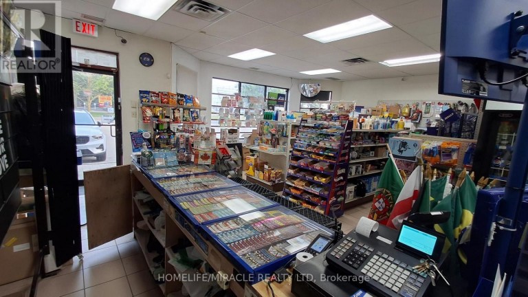 4 - 7575 KEELE STREET, Vaughan (Concord), Ontario, L4K4X3