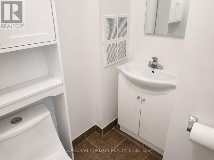 20407 LESLIE STREET, East Gwillimbury (Queensville), Ontario, L0G1R0