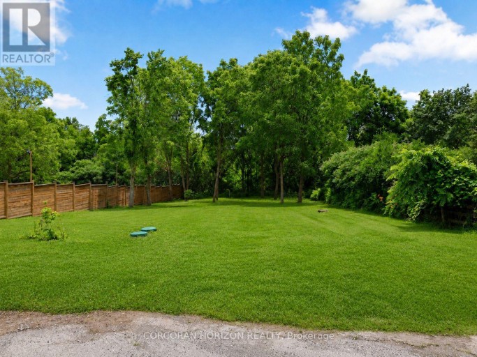 20407 LESLIE STREET, East Gwillimbury (Queensville), Ontario, L0G1R0