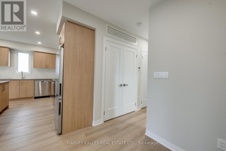 2 - 165 SPALDING ROAD, Toronto (Downsview-Roding-CFB), Ontario, M3K1K3