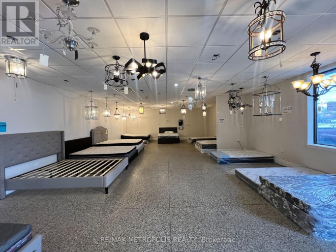 SHOWROOM - 551 YORK STREET, London East (East K), Ontario, N6B1R6