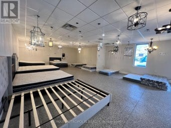 SHOWROOM - 551 YORK STREET London East (East K) Ontario photo 6