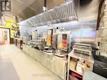 720 SPADINA AVENUE Toronto (University) Ontario photo 19