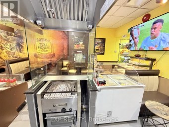 720 SPADINA AVENUE Toronto (University) Ontario photo 22