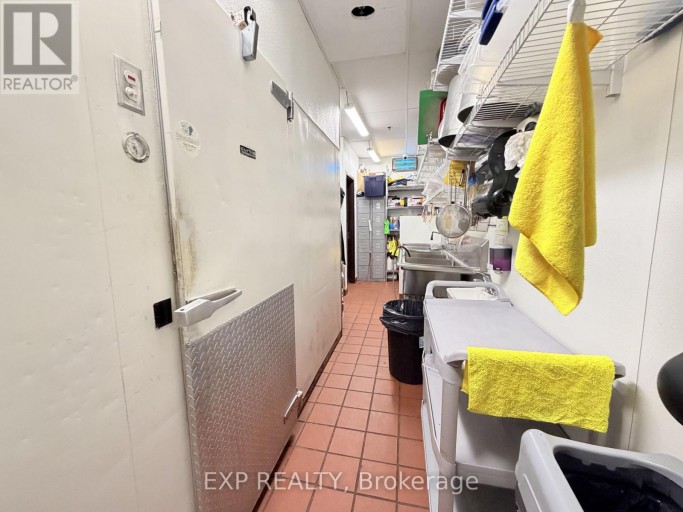 720 SPADINA AVENUE, Toronto (University), Ontario, M5S2T9