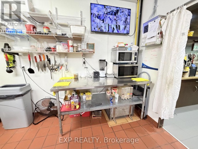 720 SPADINA AVENUE, Toronto (University), Ontario, M5S2T9