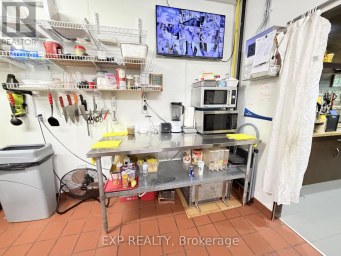 720 SPADINA AVENUE Toronto (University) Ontario photo 35