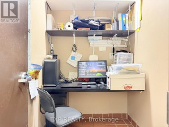720 SPADINA AVENUE Toronto (University) Ontario photo 37