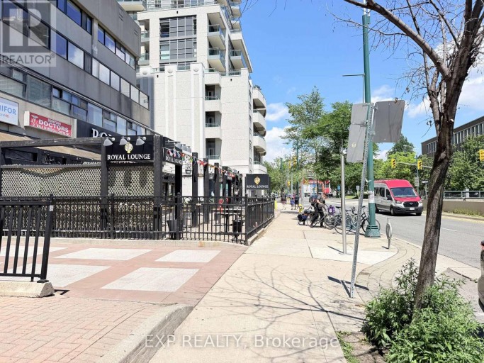 720 SPADINA AVENUE, Toronto (University), Ontario, M5S2T9