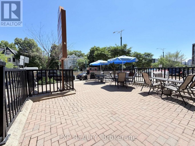 720 SPADINA AVENUE, Toronto (University), Ontario, M5S2T9