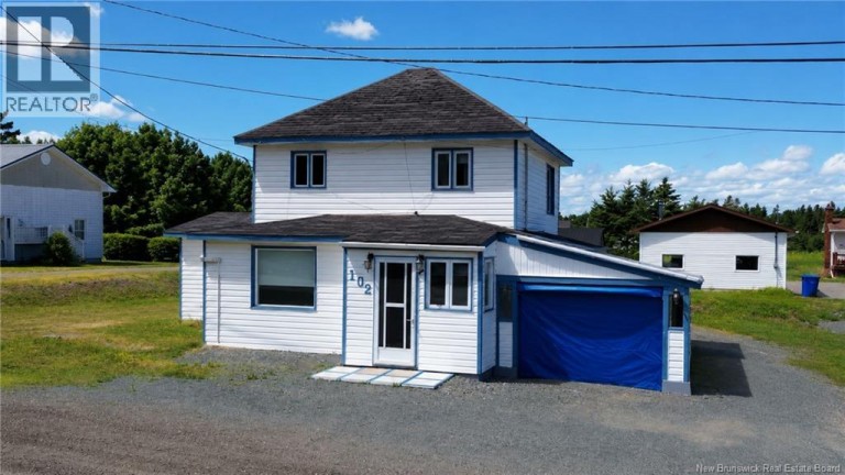 102 Rue de la Gare, Pointe-Verte, New Brunswick, E8J2Z1