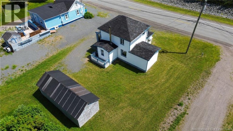 102 Rue de la Gare, Pointe-Verte, New Brunswick, E8J2Z1