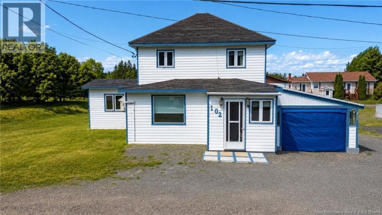 102 Rue de la Gare, Pointe-Verte, New Brunswick, E8J2Z1