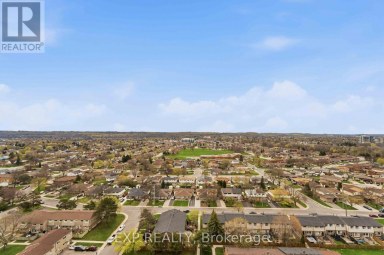 1611 - 2782 BARTON STREET E Hamilton (Riverdale) Ontario photo 10
