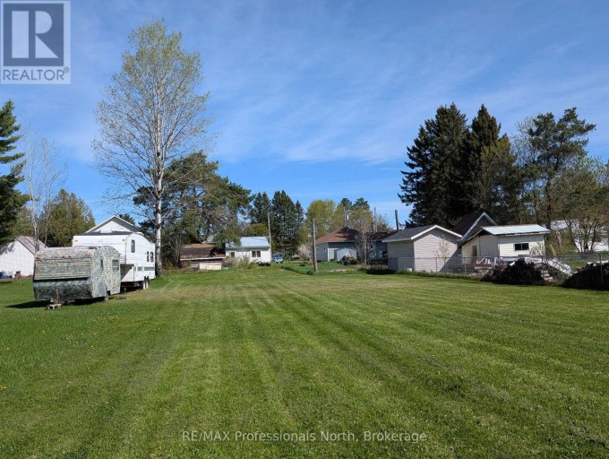 61 RIVERSIDE AVENUE, South River, Ontario, P0A1X0