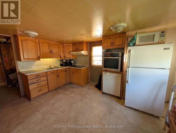 61 RIVERSIDE AVENUE, South River, Ontario, P0A1X0