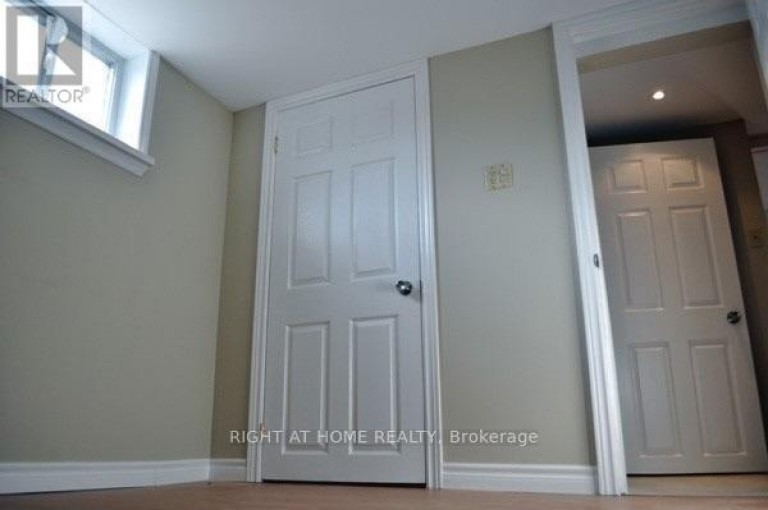 242 DEMAINE CRESCENT, Richmond Hill (Crosby), Ontario, L4C2W5