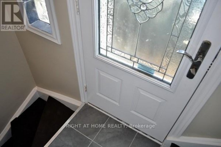 242 DEMAINE CRESCENT, Richmond Hill (Crosby), Ontario, L4C2W5