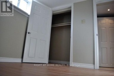 242 DEMAINE CRESCENT Richmond Hill (Crosby) Ontario photo 3
