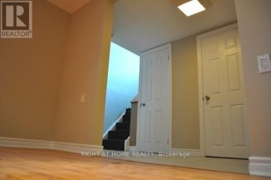 242 DEMAINE CRESCENT Richmond Hill (Crosby) Ontario photo 6