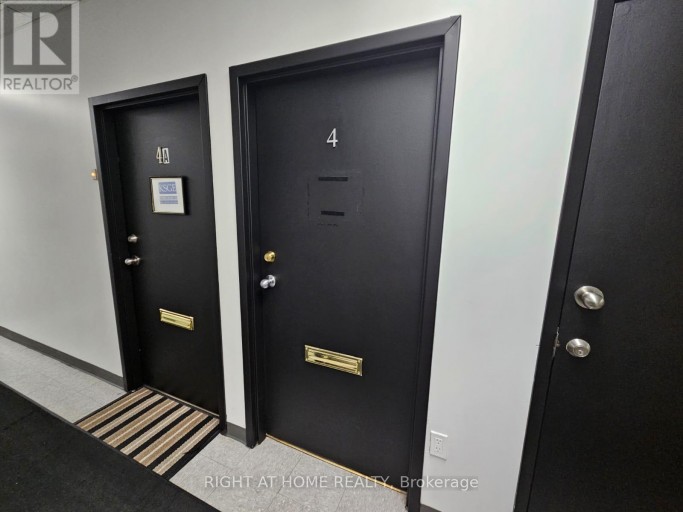 #2-4 - 1646 VICTORIA PARK AVENUE, Toronto (Victoria Village), Ontario, M1R1P7
