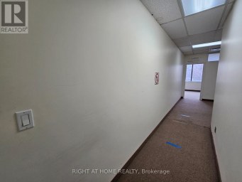 #2-4 - 1646 VICTORIA PARK AVENUE Toronto (Victoria Village) Ontario photo 2