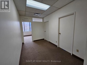 #2-4 - 1646 VICTORIA PARK AVENUE Toronto (Victoria Village) Ontario photo 3