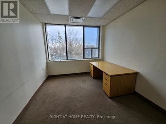 #2-4 - 1646 VICTORIA PARK AVENUE Toronto (Victoria Village) Ontario photo 6