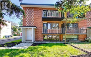LOWER - 19 CHARLEMAGNE DRIVE Toronto (Willowdale East) Ontario photo 1