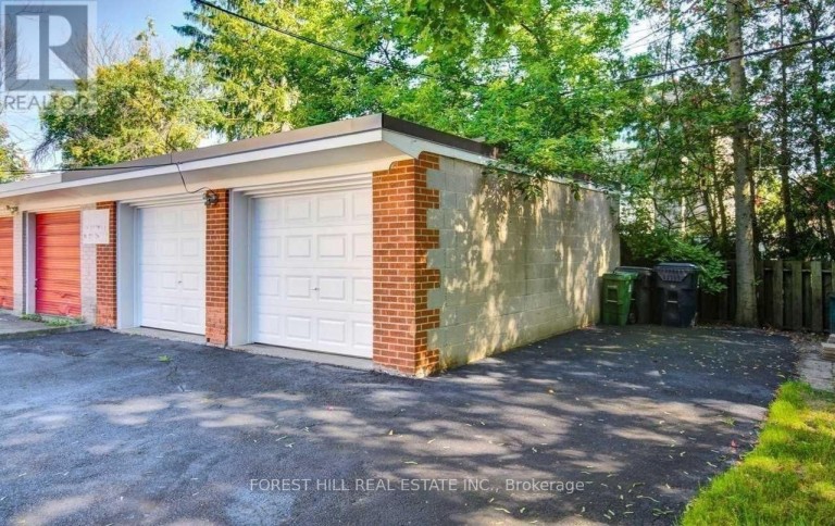 LOWER - 19 CHARLEMAGNE DRIVE, Toronto (Willowdale East), Ontario, M2N4H7