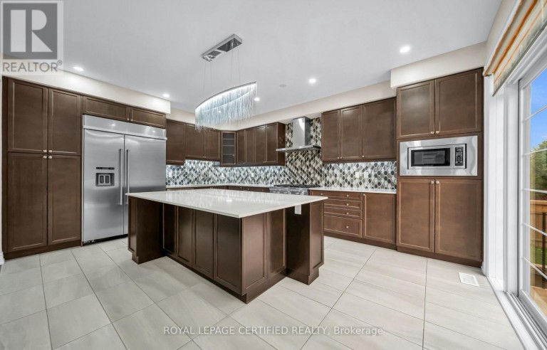 18 VINEYARD DRIVE, Brampton (Bram West), Ontario, L6Y2A5