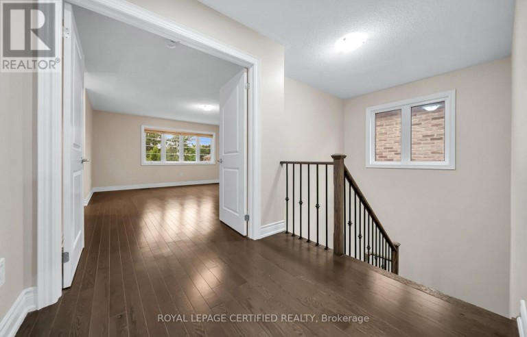 18 VINEYARD DRIVE, Brampton (Bram West), Ontario, L6Y2A5