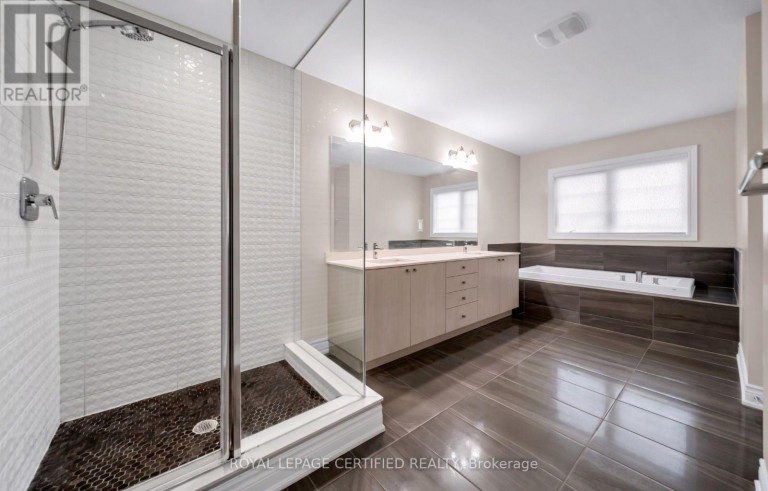18 VINEYARD DRIVE, Brampton (Bram West), Ontario, L6Y2A5
