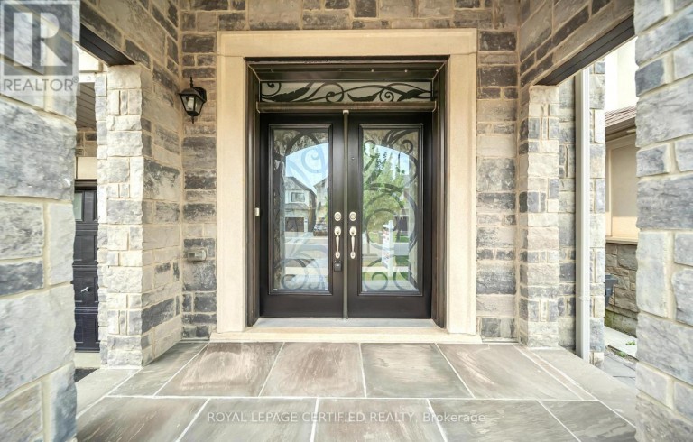 18 VINEYARD DRIVE, Brampton (Bram West), Ontario, L6Y2A5