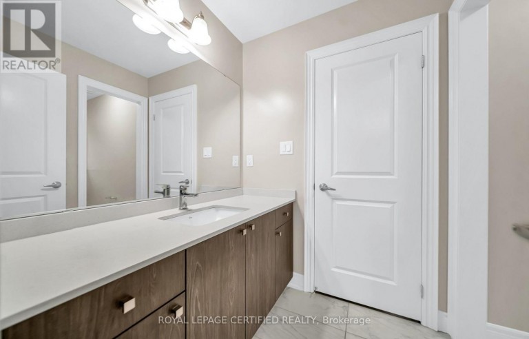 18 VINEYARD DRIVE, Brampton (Bram West), Ontario, L6Y2A5
