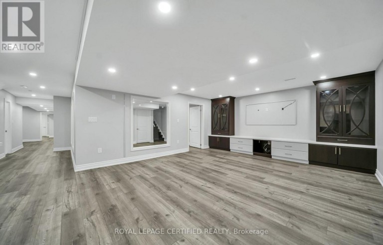 18 VINEYARD DRIVE, Brampton (Bram West), Ontario, L6Y2A5
