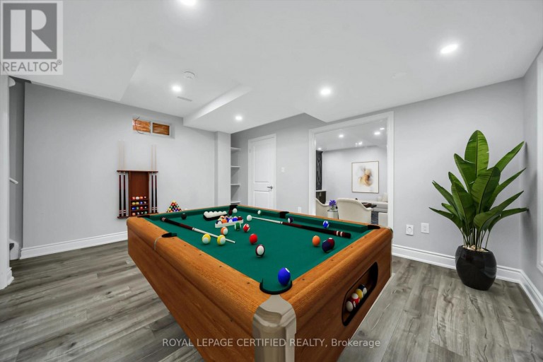 18 VINEYARD DRIVE, Brampton (Bram West), Ontario, L6Y2A5