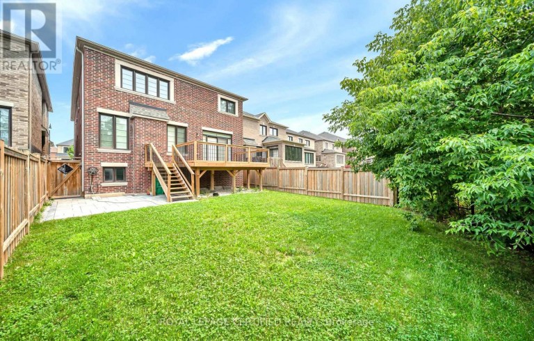 18 VINEYARD DRIVE, Brampton (Bram West), Ontario, L6Y2A5