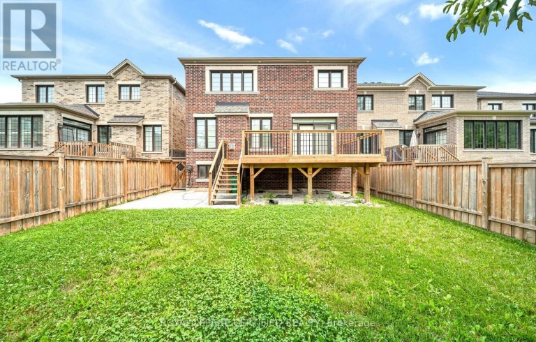 18 VINEYARD DRIVE, Brampton (Bram West), Ontario, L6Y2A5