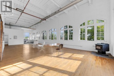LOFT - 468 CUMBERLAND AVENUE Hamilton (Blakeley) Ontario photo 1
