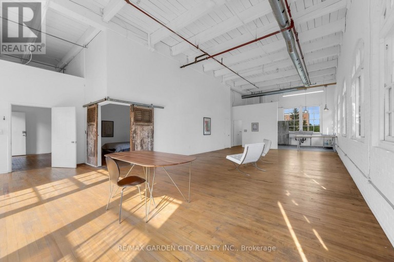 LOFT - 468 CUMBERLAND AVENUE, Hamilton (Blakeley), Ontario, L8M3M5
