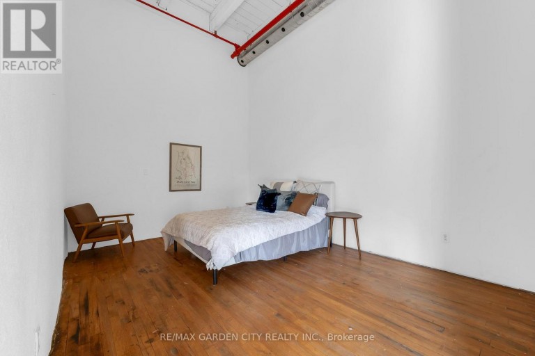 LOFT - 468 CUMBERLAND AVENUE, Hamilton (Blakeley), Ontario, L8M3M5